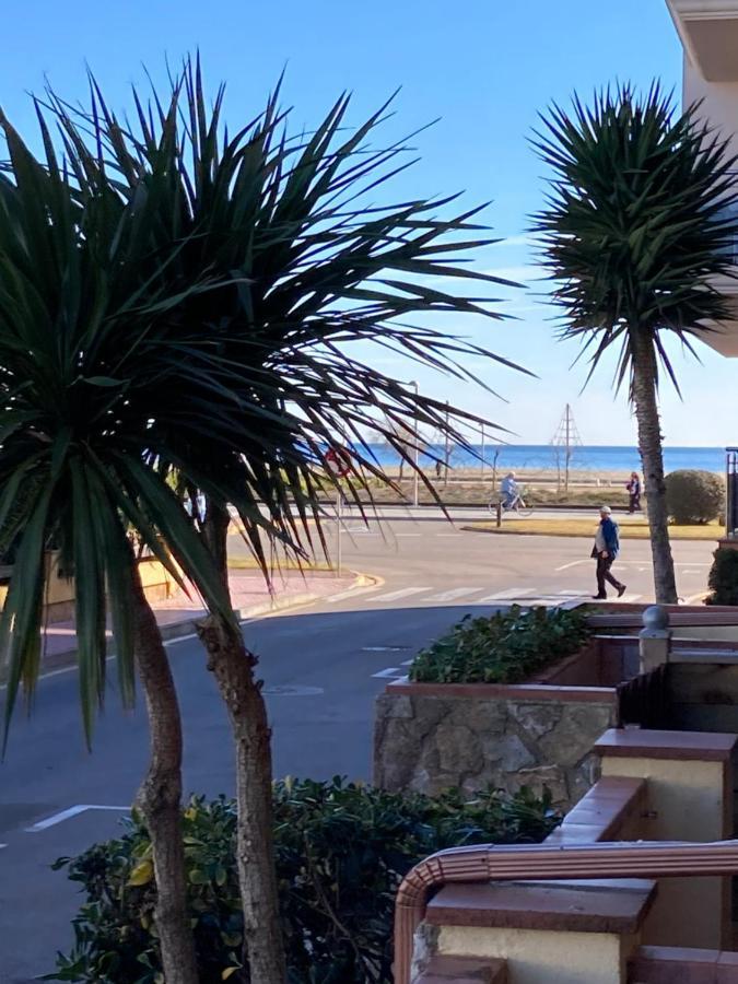 Tres Bel Appartement Entierement Renove Empuriabrava Bagian luar foto