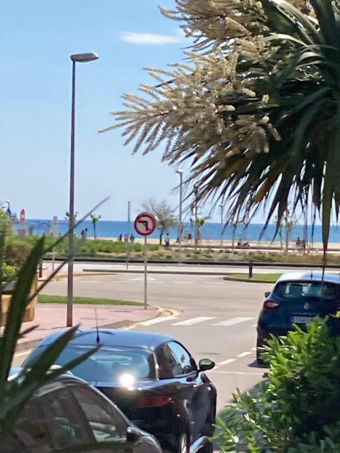 Tres Bel Appartement Entierement Renove Empuriabrava Bagian luar foto