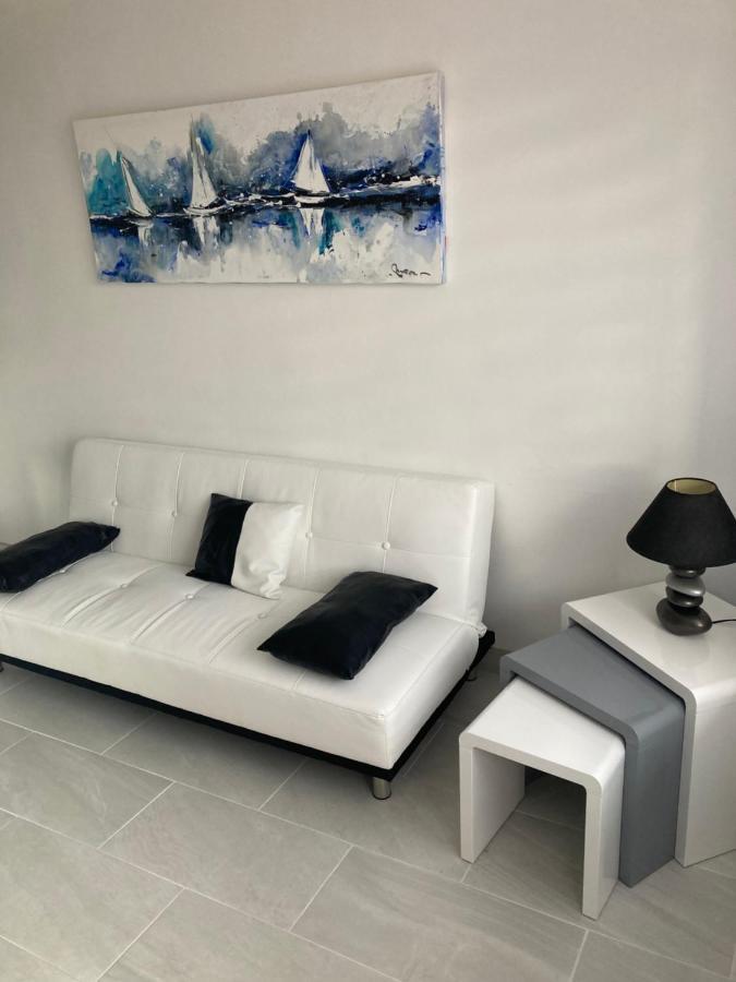 Tres Bel Appartement Entierement Renove Empuriabrava Bagian luar foto