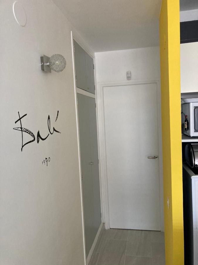 Tres Bel Appartement Entierement Renove Empuriabrava Bagian luar foto