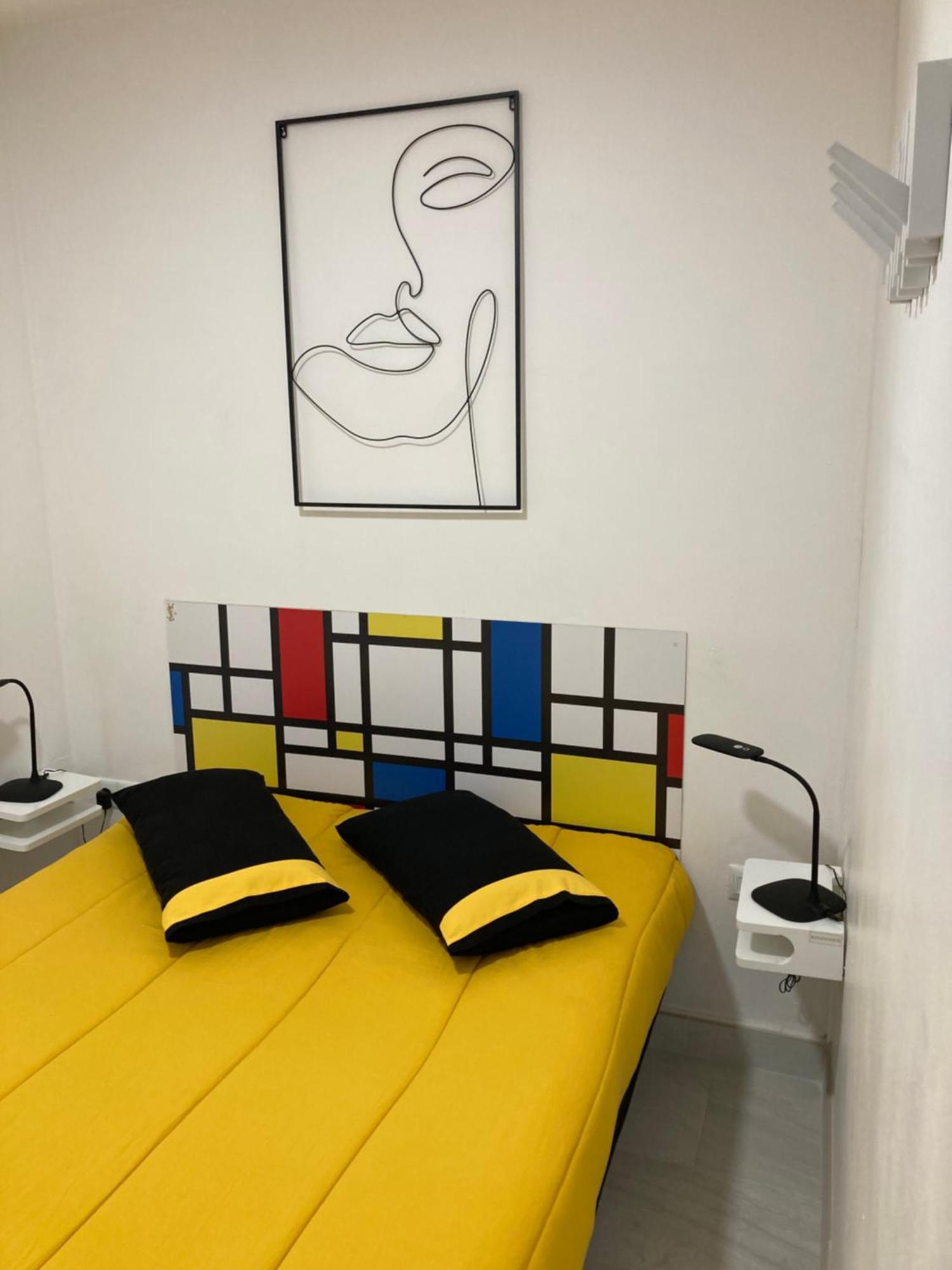 Tres Bel Appartement Entierement Renove Empuriabrava Bagian luar foto